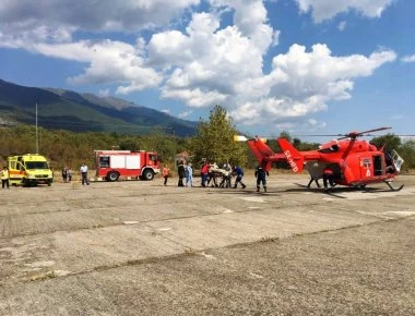 Αερογέφυρα ζωής από την Πυροσβεστική για 55χρονο ασθενή από τις Σέρρες (φώτο)